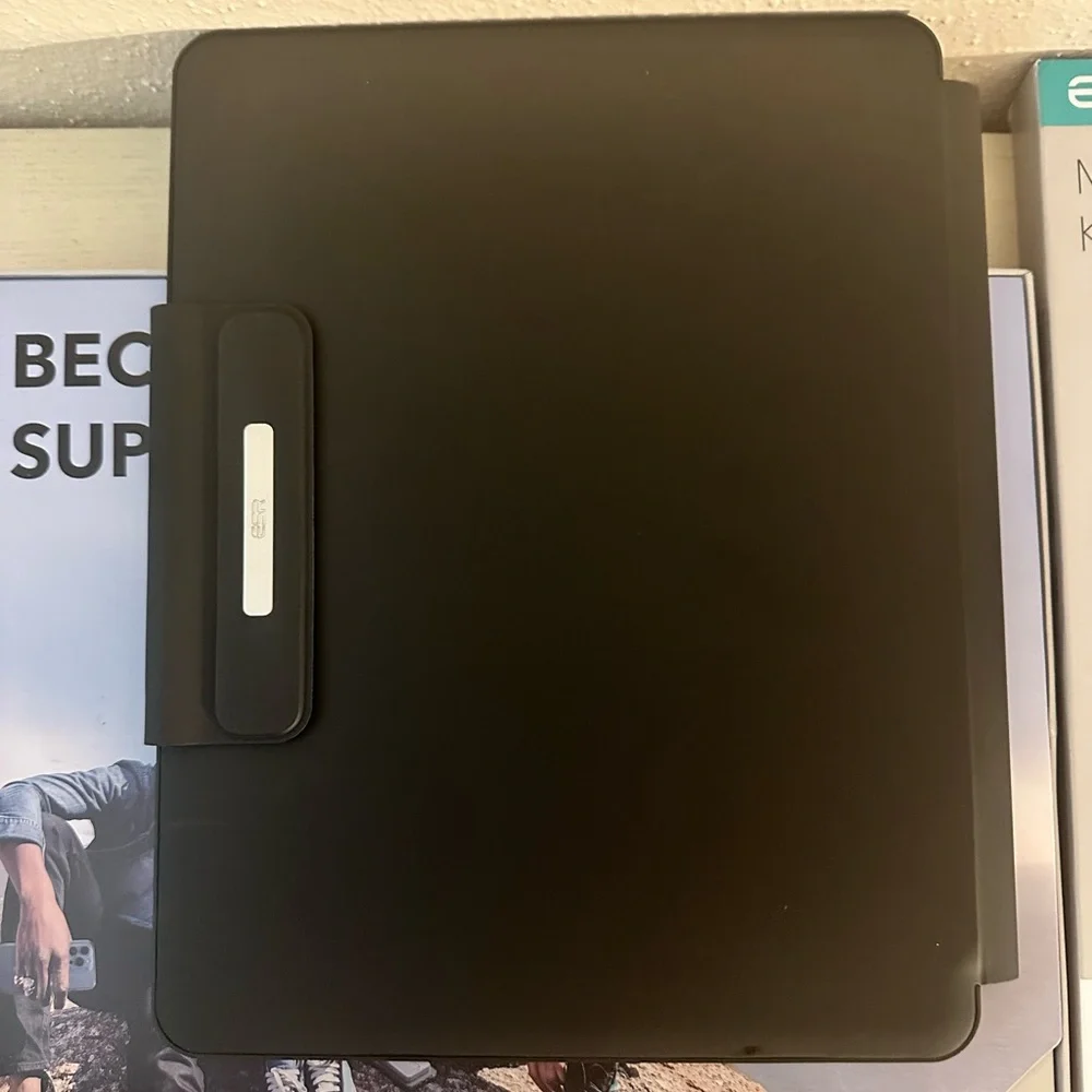 ESR Magnetic Keyboard Case, for iPad Pro 12,9 (2022/2021/2020/2018)